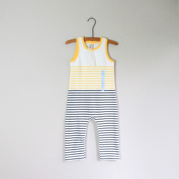 New Boys Baby Gap Striped One Piece Shorts Romper 12-18 Months
